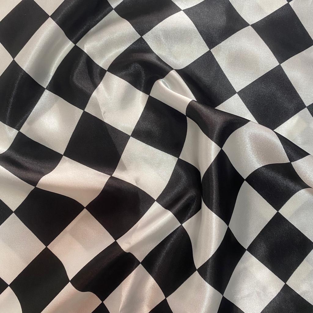 Tecido Cetim Fórmula 1 Preto e Branco 1,40m Estampa Quadriculada Caminhão