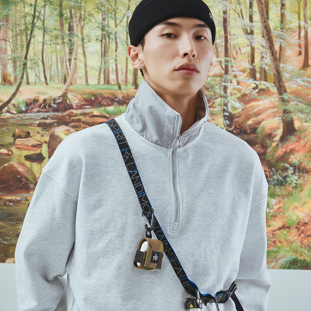 The theMADHATcher {MONOGRAM} AirPods Universal cordão fone de ouvido saco pendur