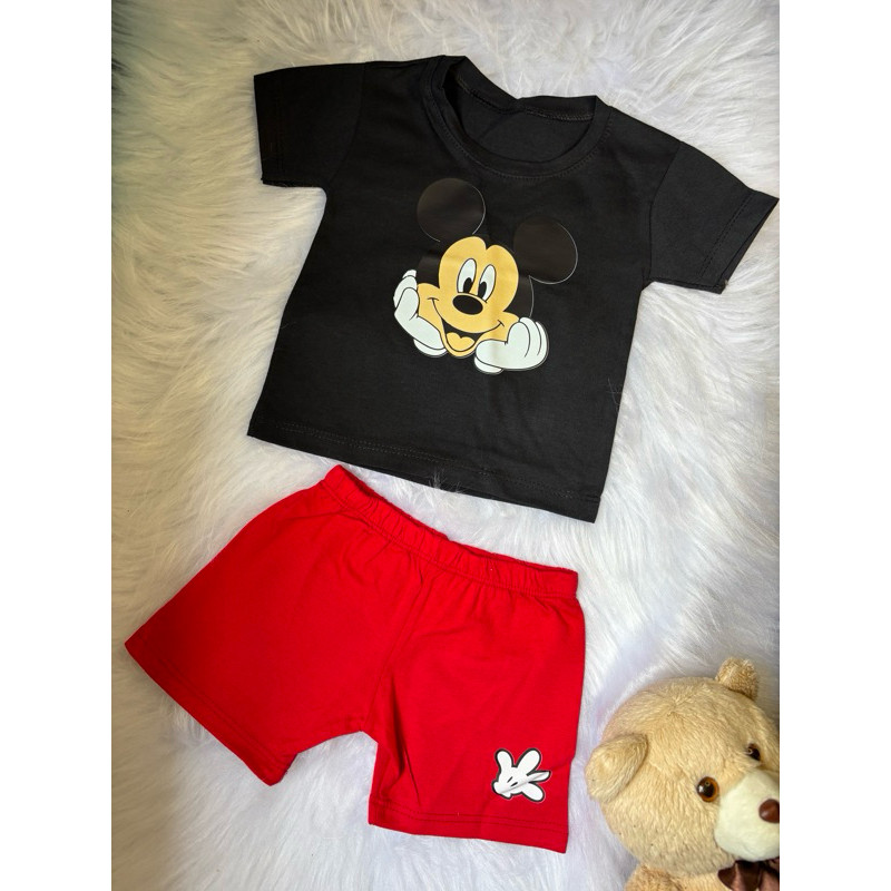 Conjunto Preto Bebê Menino Mickey Camiseta + Shorts Roupa Infantil Personagem Masculino