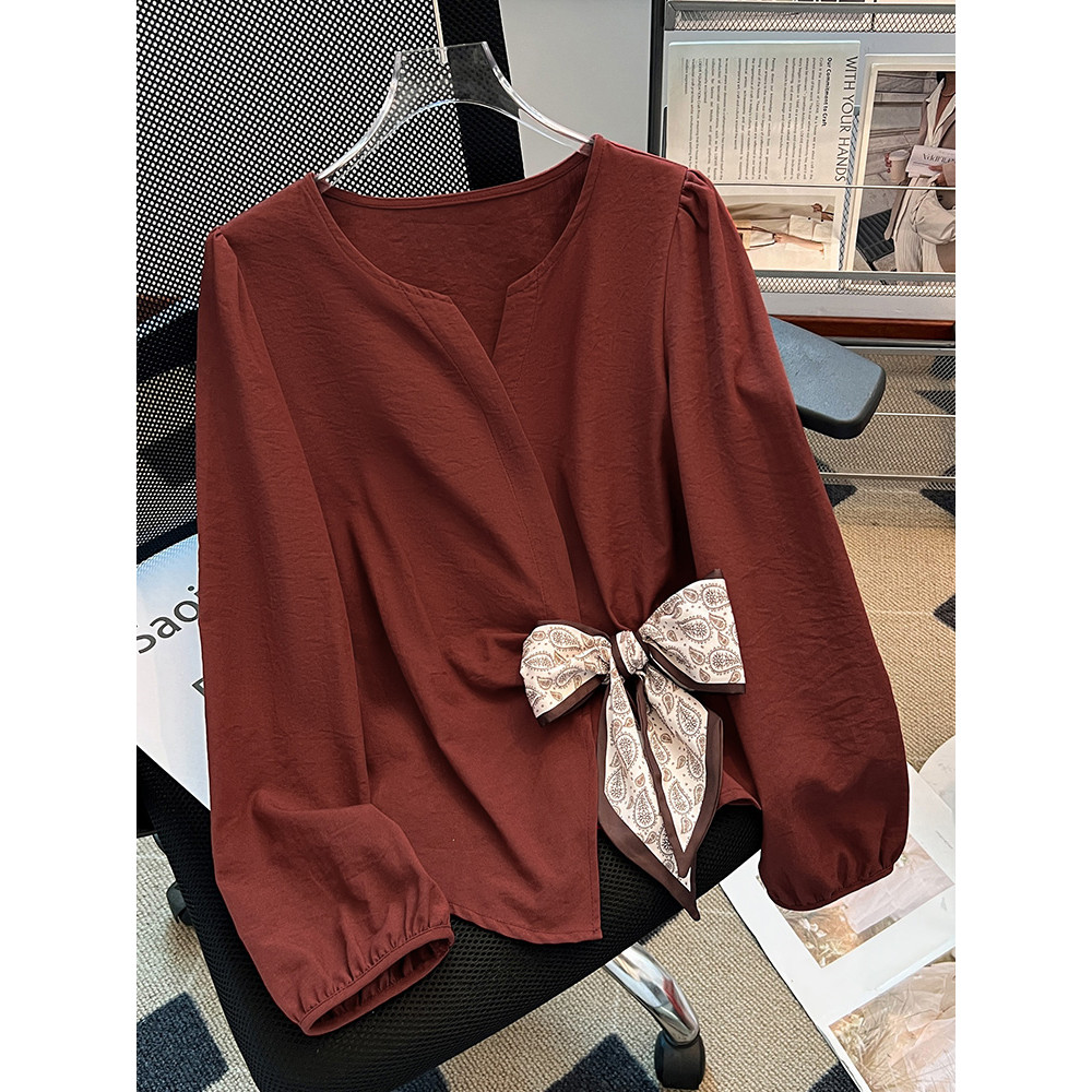 Camisa vermelha de manga comprida feminina High-End luz luxo redução de idade estilo ocidental 2026 outono novo estilo C