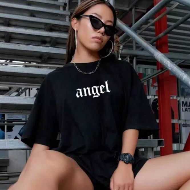 Camiseta Estampada "Angel" Fonte Gótica Tendência Confortável 100% Algodão Envio Rápido