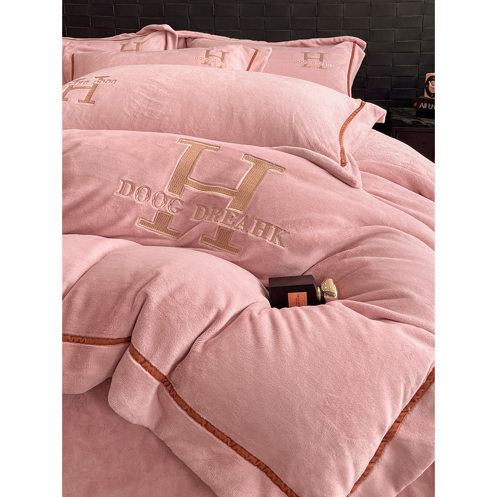 Cama de lã de leite bordada de alta qualidade conjunto de quatro peças capa de edredão de lã de inverno flanela quente d