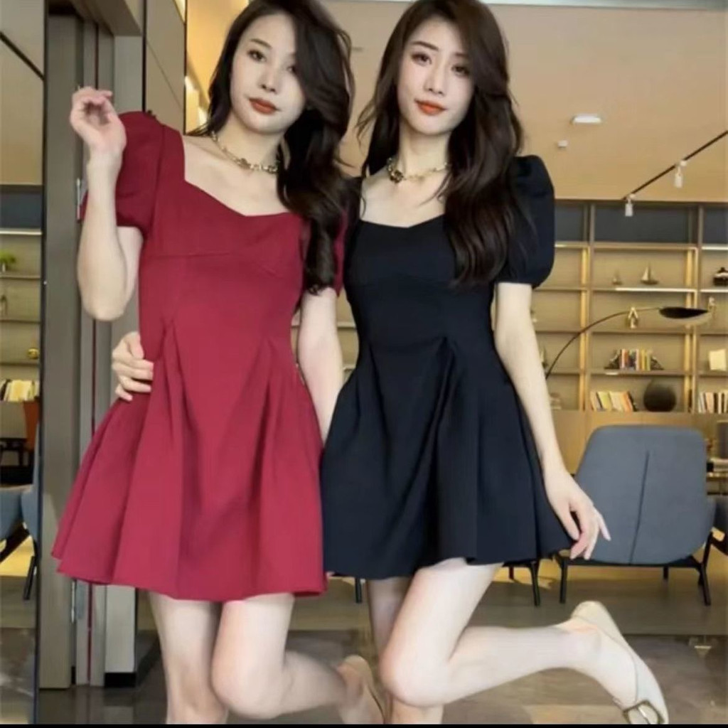 Elegante pescoço quadrado manga Puff vestido feminino 2024 verão novo estilo francês Retro plissado Design saia curta