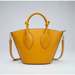 Bolsa Feminina Transversal Média Alça Tiracolo Estruturada e Espaçosa