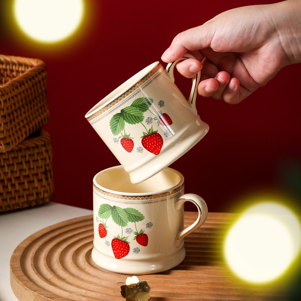 Caneca de cerâmica vintage estilo francês com estampa de morango, caneca de alto valor em estilo europeu pintada à mão c