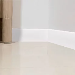 Kit Rodapé de MDF 10 Barras Frisada de 10CMX15MMX2,40m com 24m Lineares 1000 Branco Moldufama