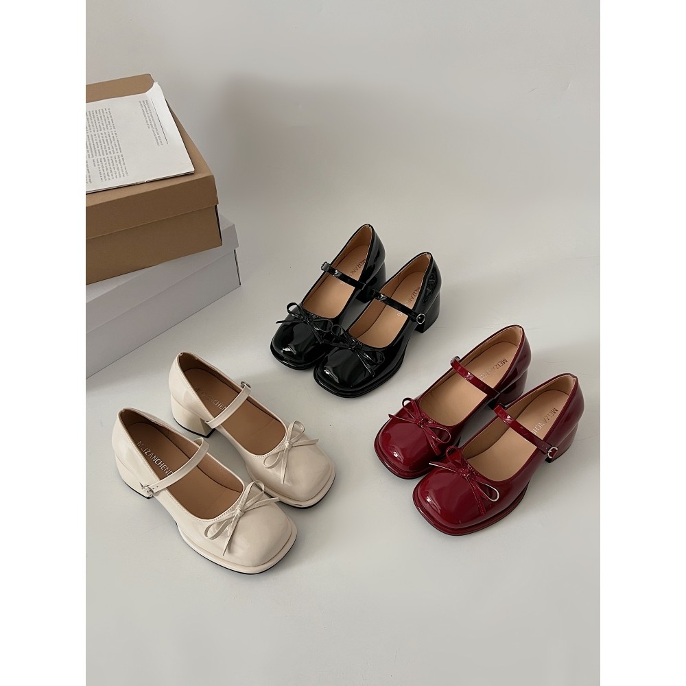 Francês bonito único sapatos com saia feminino suave Mary Jane sapatos femininos de salto médio vermelho pequenos sapato