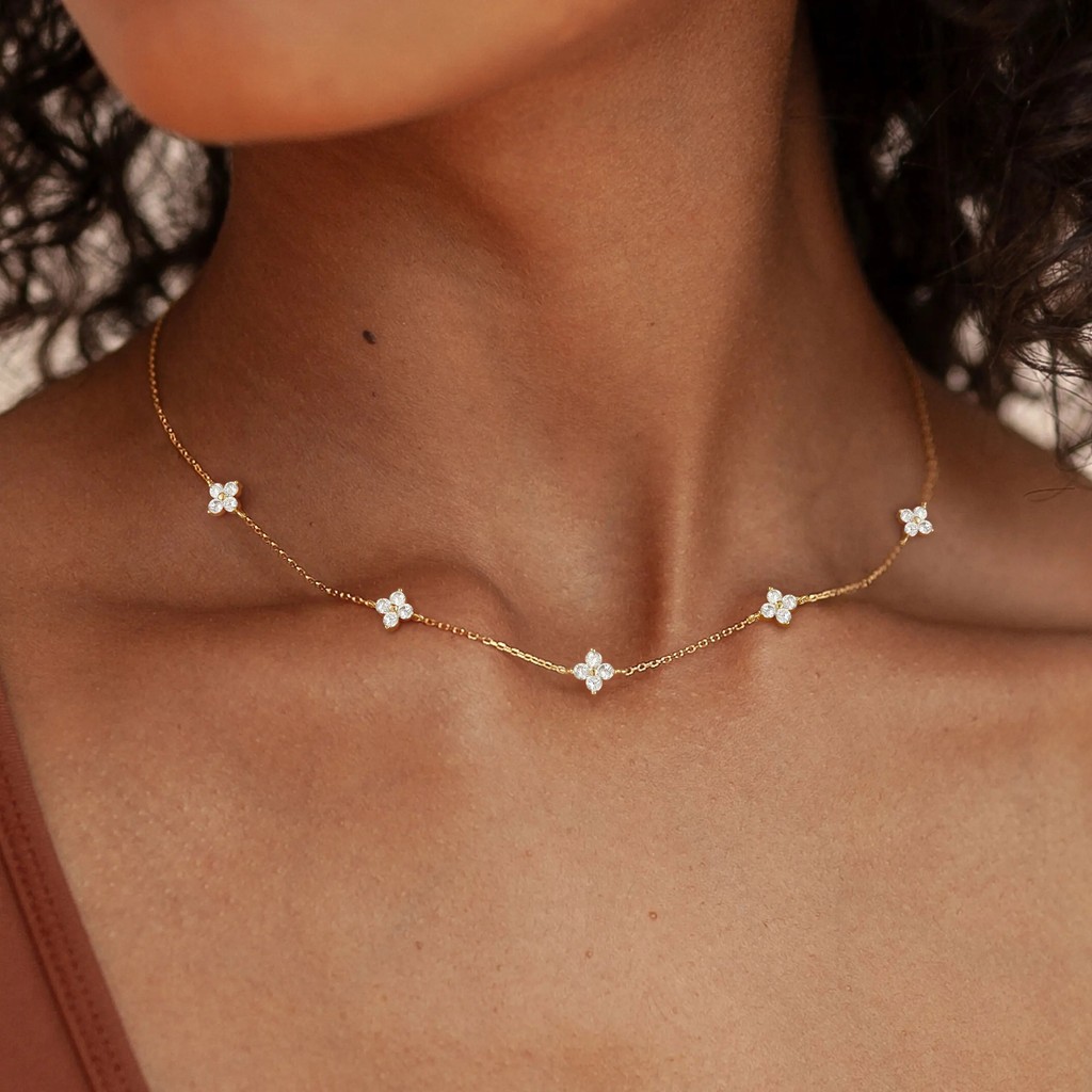 Colar de Flor Delicada ZHESHYD, Banhado a Ouro 14K, Colar de Flor com Corrente, Colar Feminino Fofo com Diamante Simulad
