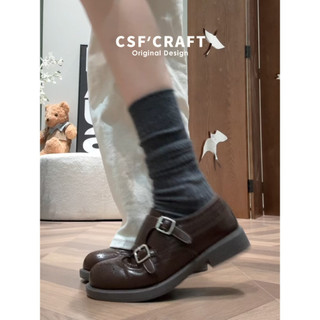Versão de couro ~ estilo britânico fivela de cinto mocassins feminino outono inverno Brogue esculpido dedo do pé redondo