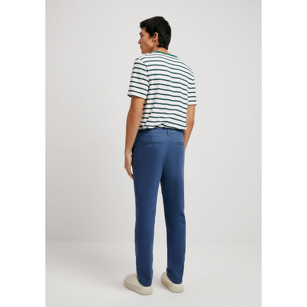 Calça Básica Masculina Chino Slim Em Sarja Com Elastano · foto 2