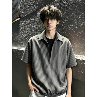 Falso de duas peças listras verticais camisa de manga curta masculina 2026 verão nova camisa High-End rufião bonito Form