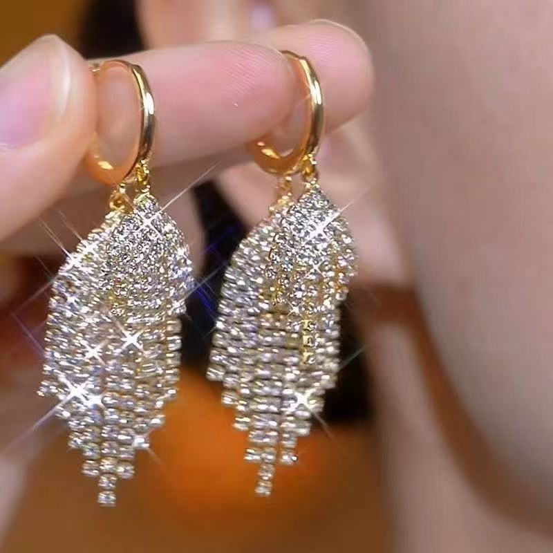 Brincos femininos, brincos longos adequados para festas, brincos de festa luxuosos, brincos cravejados de diamantes, bri