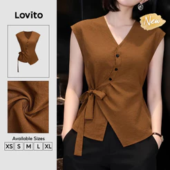 (New Arrival) Lovito Blusa Marrom Feminina Para Trabalho Manga Curta Gola V assimétrica Plissada primavera/verão BLK10P1D1167