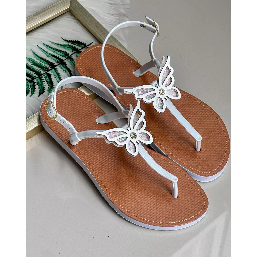 Chinelos Femininos Em Napa Com Detalhe Borboleta e Fivela