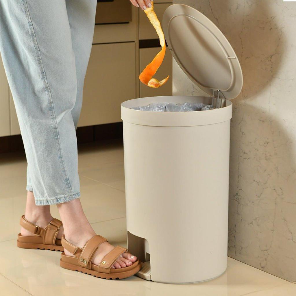Lixeira 30 Litros Redonda com Pedal Ou Linha Trium