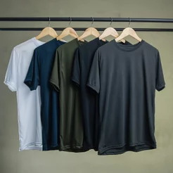 Kit 5 camisetas básicas