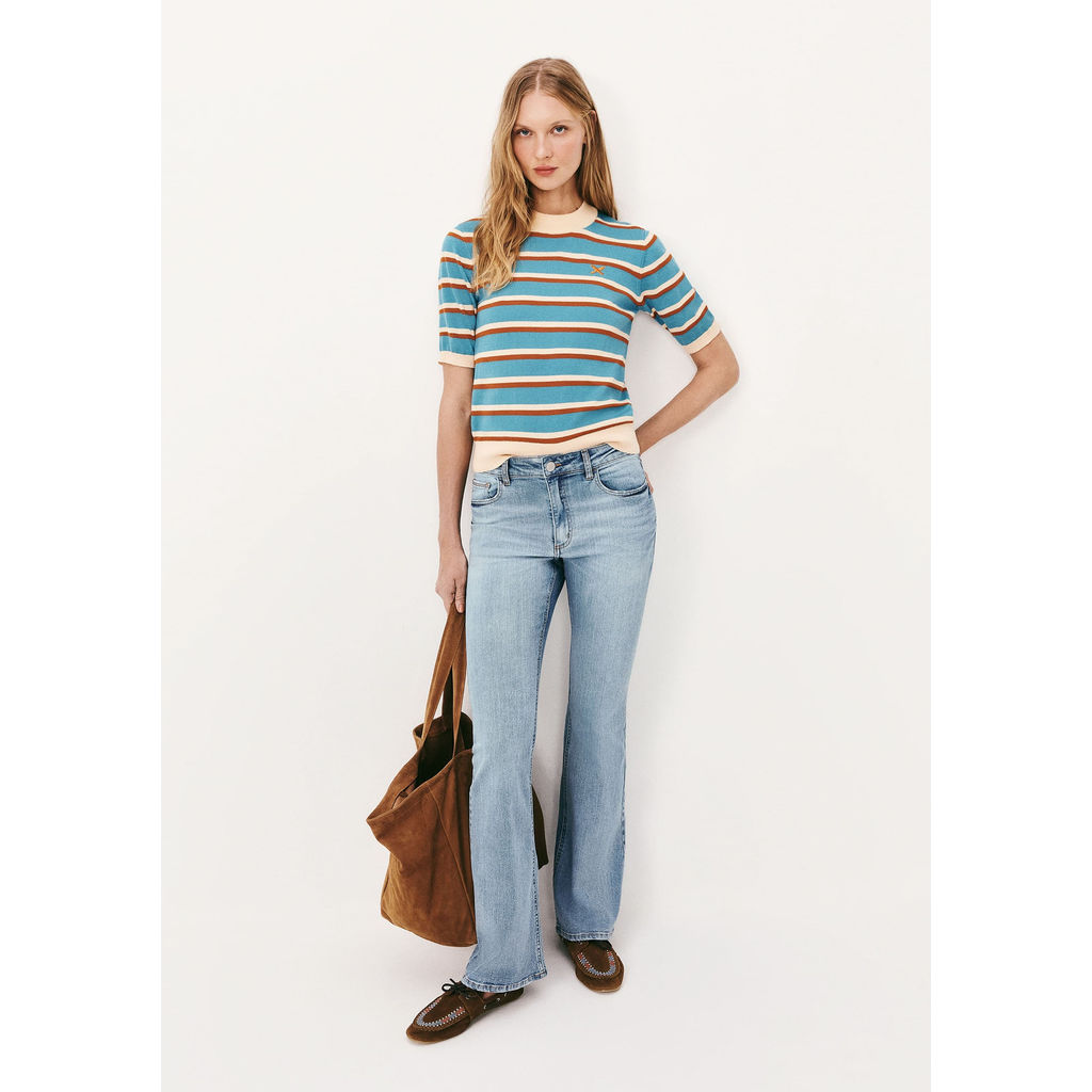 Calça Jeans Básica Feminina Flare Cintura Média Com Elastano