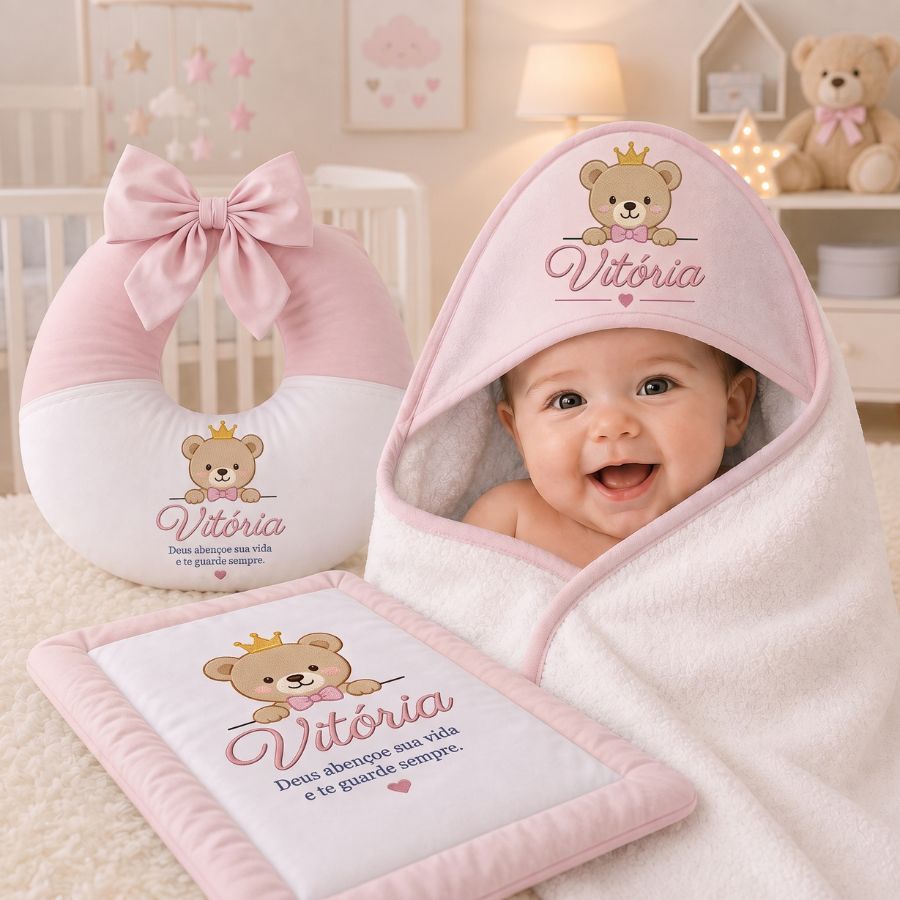 Kit Enxoval de Bebé Personalizado 3 Peças: Toalha, Colchonete e Almofada de Amamentação .- Tema .Ursinho..... — imagem 2 de 2