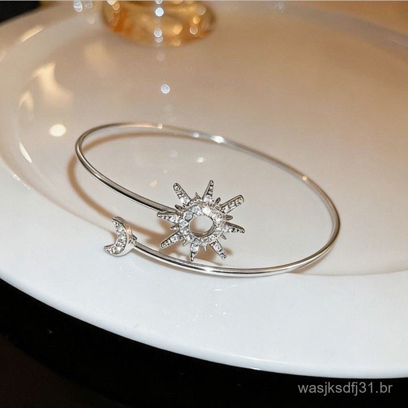 Pulseira Ajustável Sol e Lua com Pedras Brilhantes | Estilo Celestial para Mulheres