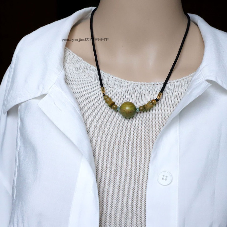Novo estilo chinês estilo chinês colar Design Original Natural verde sândalo pingente clavícula corrente nicho único cam