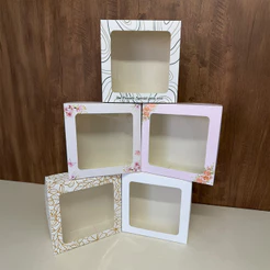 Caixa Presente 20x20x7cm com Visor Acetato | Perfumes | Cosméticos | Roupas