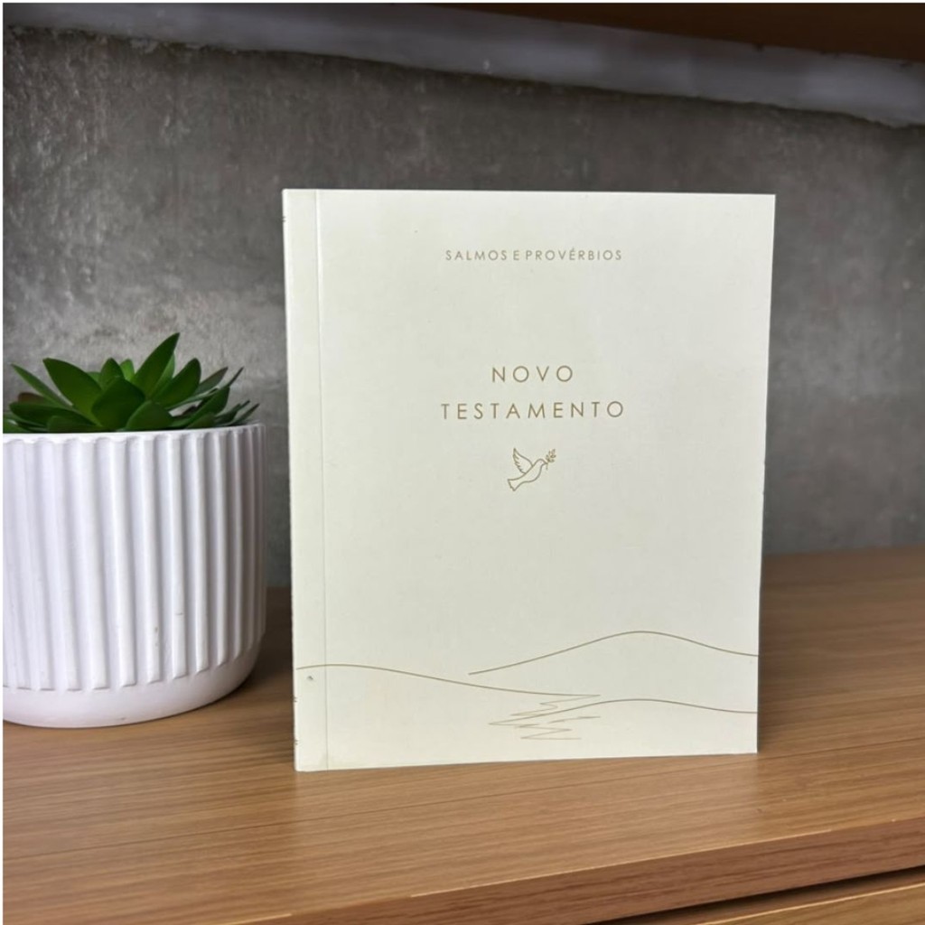 Kit 2 Livros | Novo Testamento | Salmos e Provérbios + Caderneta Anotações Moleskine | Cruz Creme · foto 2