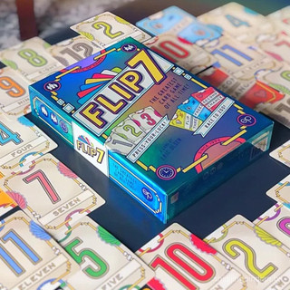 Flip 7, um jogo de cartas de sorte, viciante, um jogo de tabuleiro de estratégia rápido, fácil de aprender e ensinar, id