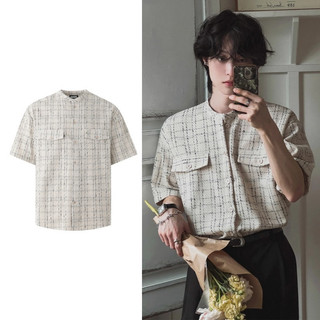 Camiseta de manga curta, com gola redonda e padrão listrado de inspiração coreana, corte folgado, adequada para homens e