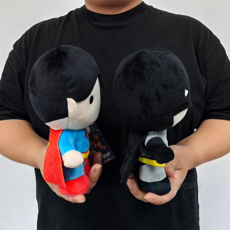 JAMXUN Novo Em Estoque Clássico Herói Bonecas De Pelúcia 20cm Batman Superman DC Comics Liga Da Justiça Brinquedos Macio