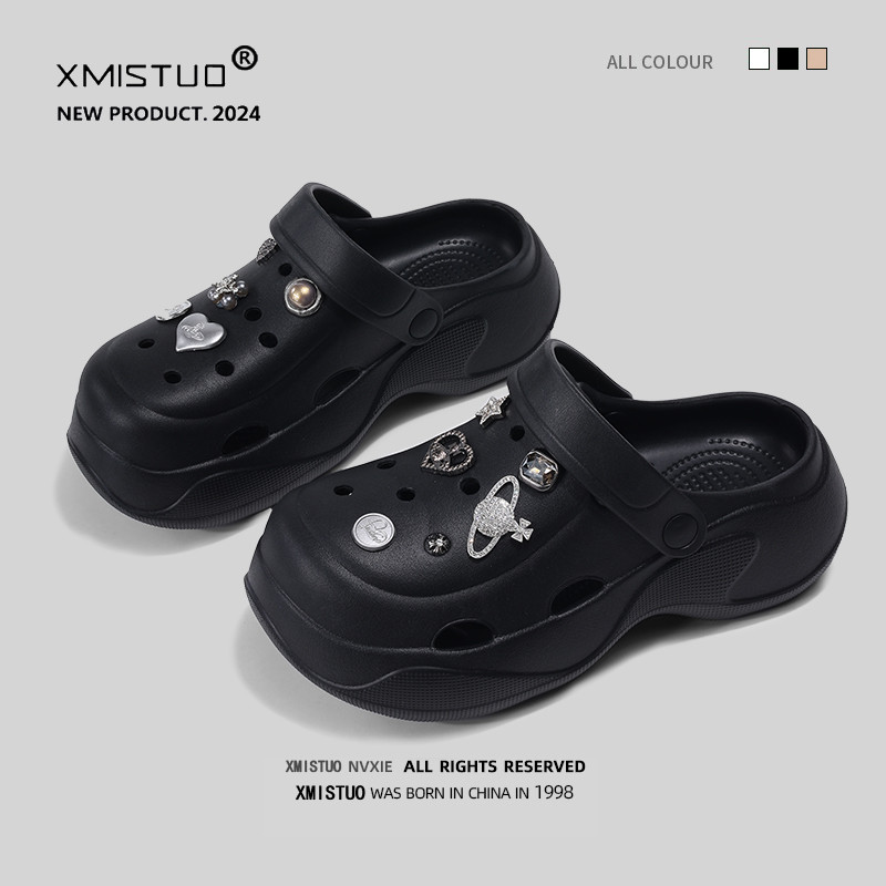 High-End sentido buraco sapatos femininos verão 2024 novo estilo de sola grossa exterior usar sapatos de praia merda-pis
