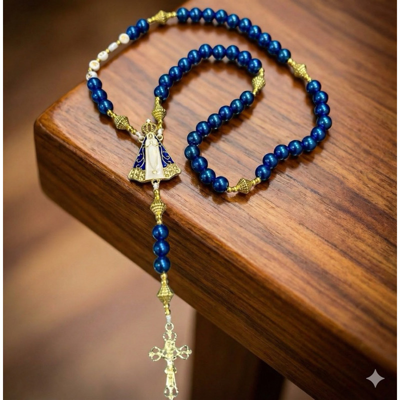 Terço Católico Personalizado Com Nome Nossa Senhora Aparecida Pérolas Azuis e dourado Presente Crisma Batizado Mimo