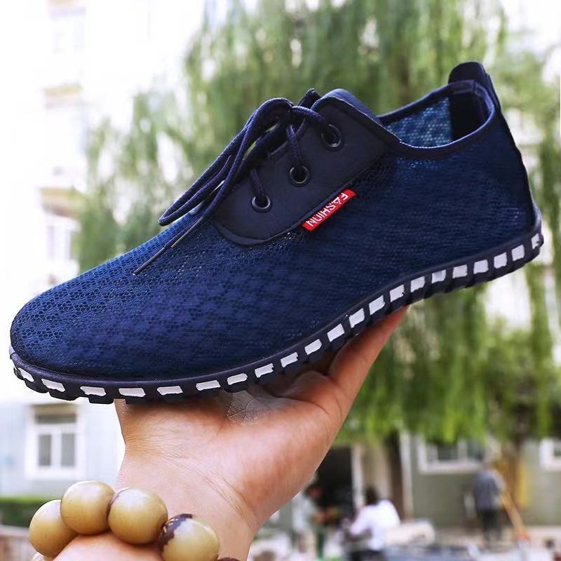Sapatos de rede masculinos 2024 primavera respirável malha sapatos velhos pequim pano sapatos masculinos oco cas