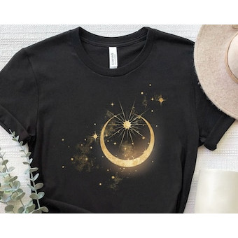 Camiseta Feminina Estampa Lua e Estrelas Moderna Fofa Confortável Moda Feminina Casual