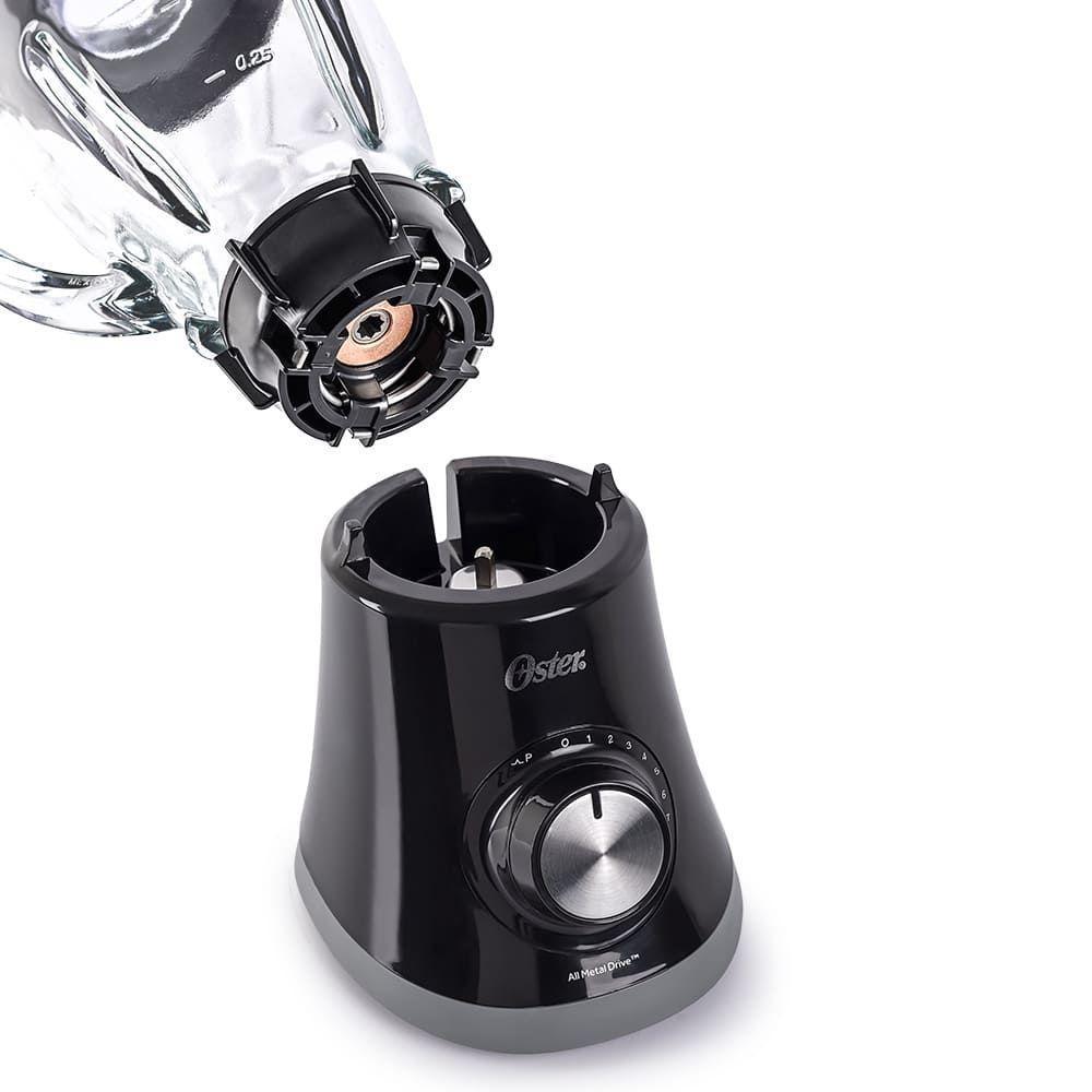 Liquidificador Oster Super Chef Preto 1,25L BLSTMG-BR8 110V — imagem 2 de 2