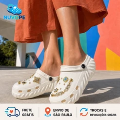 Babuche Feminino EVA Antiderrapante Leve Confortável com Apliques Sortidos para Uso Diário