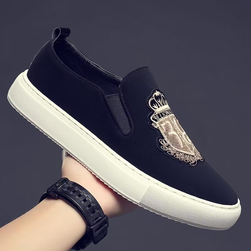 Sapatos de lona verão masculino na moda Casual deslizamento em mocassins preguiçosos britânico bordado sola macia confor