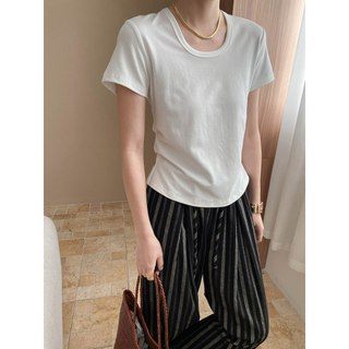 Camiseta coreana Super bonita, simples, branca, gola em U, plissada, cintura estreita, ombro positivo, manga curta
