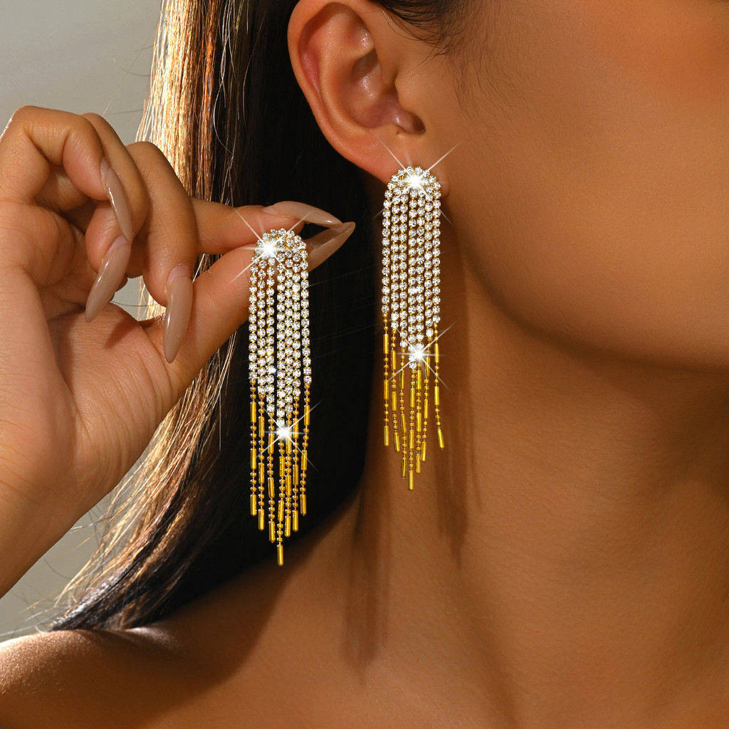 Brincos elegantes para mulheres, novos brincos de diamante de luxo leve, novos brincos de brincos longos