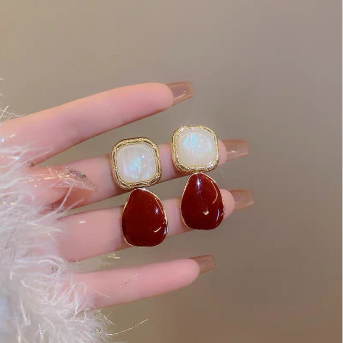 Brincos de Gota Quadrada Irregulares Borgonha Design Único Brincos de Declaração de Moda para Mulheres Acessórios Versát — imagem 2 de 2