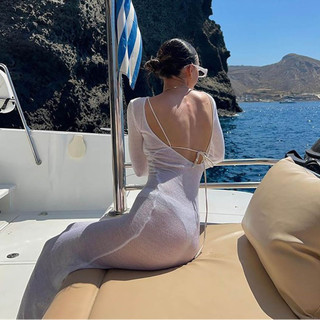 Elegante vestido de praia com mangas compridas, costas à mostra e proteção solar para mulheres, estilo de férias de verã