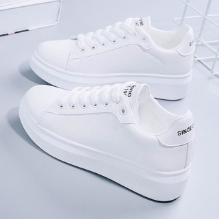 Pequenos sapatos brancos femininos 2026 primavera outono estudantes respirável sapatos da moda All-Match influenciador b