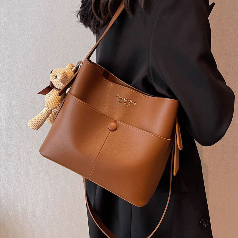 Bolsa Popular deste ano feminina 2025 primavera moda feminina bolsa balde All-Match bolsa mensageiro de ombro