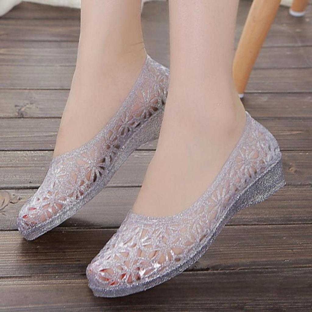 Buraco sapatos femininos verão novo estilo oco sandálias de borracha de plástico sapatos de cristal Toe-coberto exterior