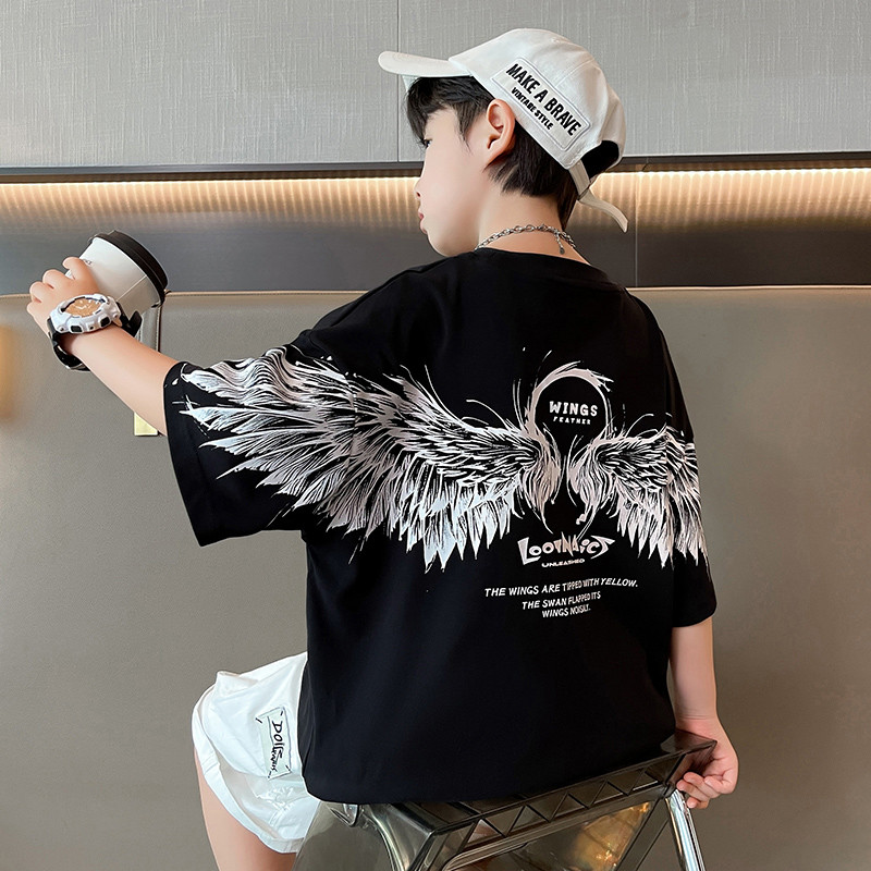 Meninos frito rua camiseta de manga curta verão fino topo 2025 novo estilo médio grande crianças moda versão coreana sol