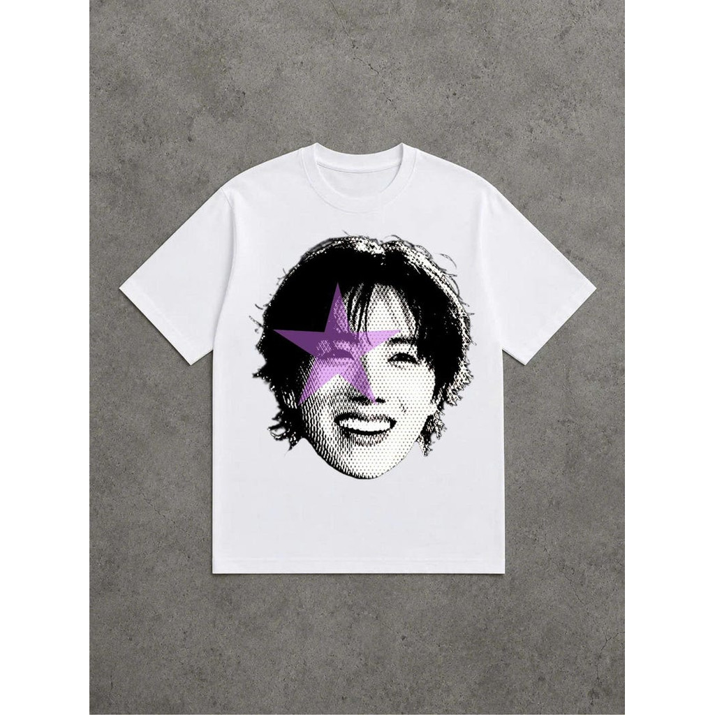 Camiseta Feminina Estampa de Rostro com Estrela Violeta Moderna Confortável Atemporal Tendência