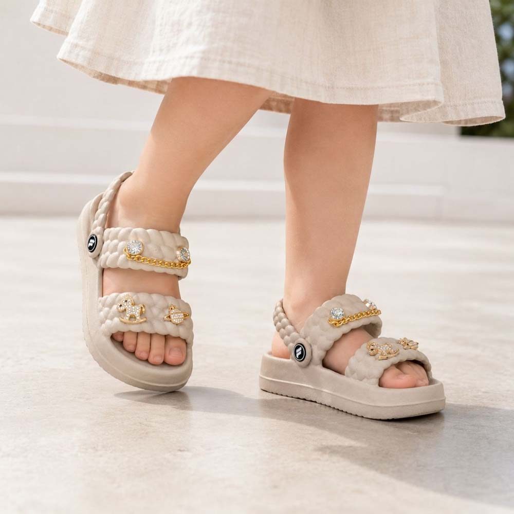 Sandália Papete Infantil Menina Leve Macia Confortável Com Pins Decorativos Compre Já