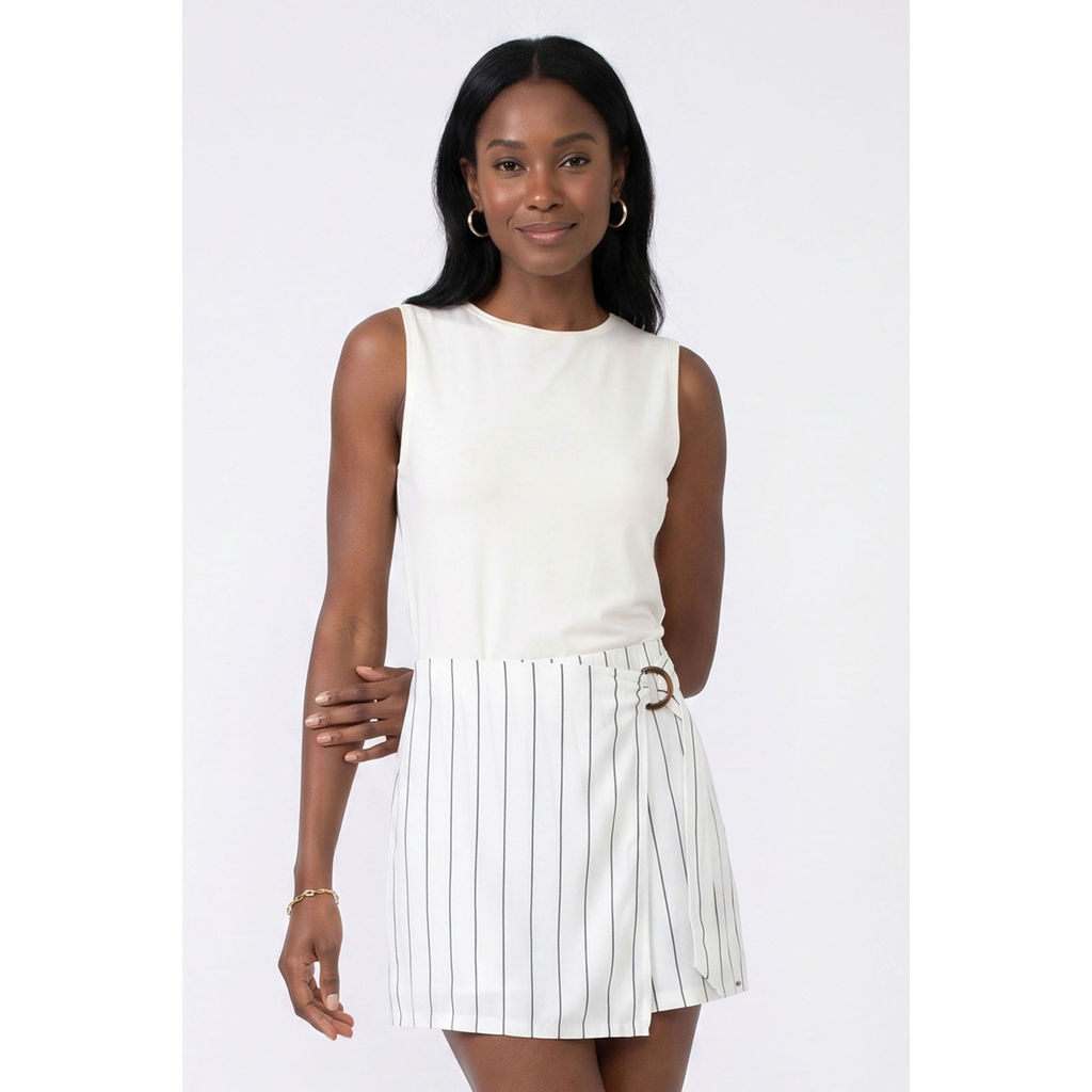 Short Saia Feminino Com Fivela Marialícia Branco
