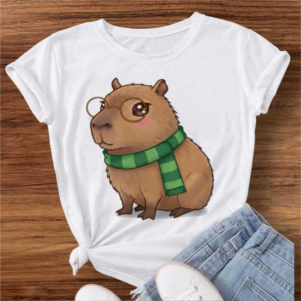 Camiseta Feminina | Capivara Mágica | Estampa Exclusiva e Confortável Algodão Premium