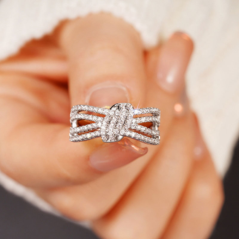 Anel incrustado zircão anel feminino não-desbotamento cruz anel europeu americano moda anel de diamante completo