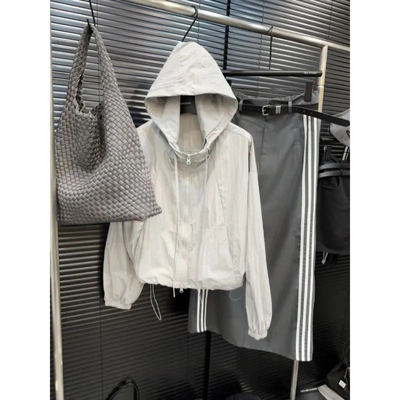 Estilo fino com capuz protetor solar roupas femininas 2026 verão novo estilo Casual jaqueta curta topo solto respirável 